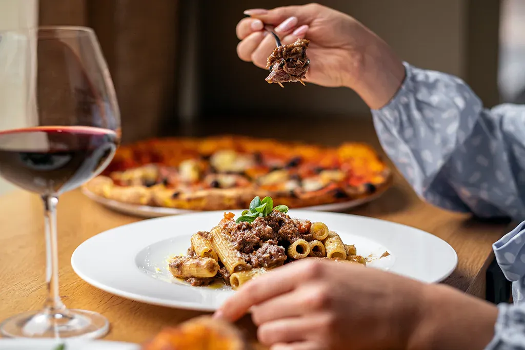 BookNoFees: Restaurante – Invitaly – Prague – Invitaly, fotografia 1