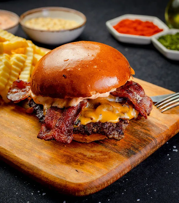 BookNoFees: Cafetaria – Boom Burger – Bucharest – Boom Burger, fotografia 2