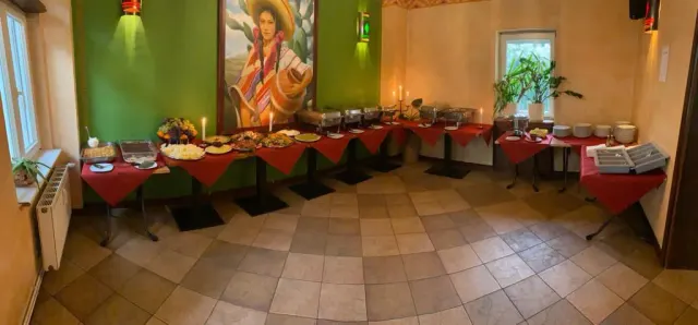 BookNoFees: Restaurante – La Paz – Berlin – La Paz, fotografia 3