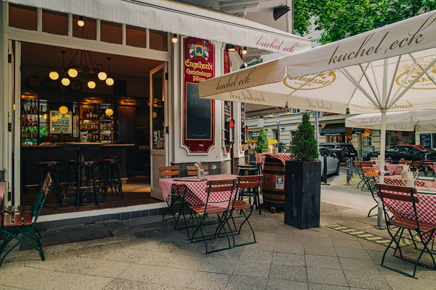 BookNoFees: Restaurante – Kuchel Eck – Berlin – Sofá de canto, fotografia 1