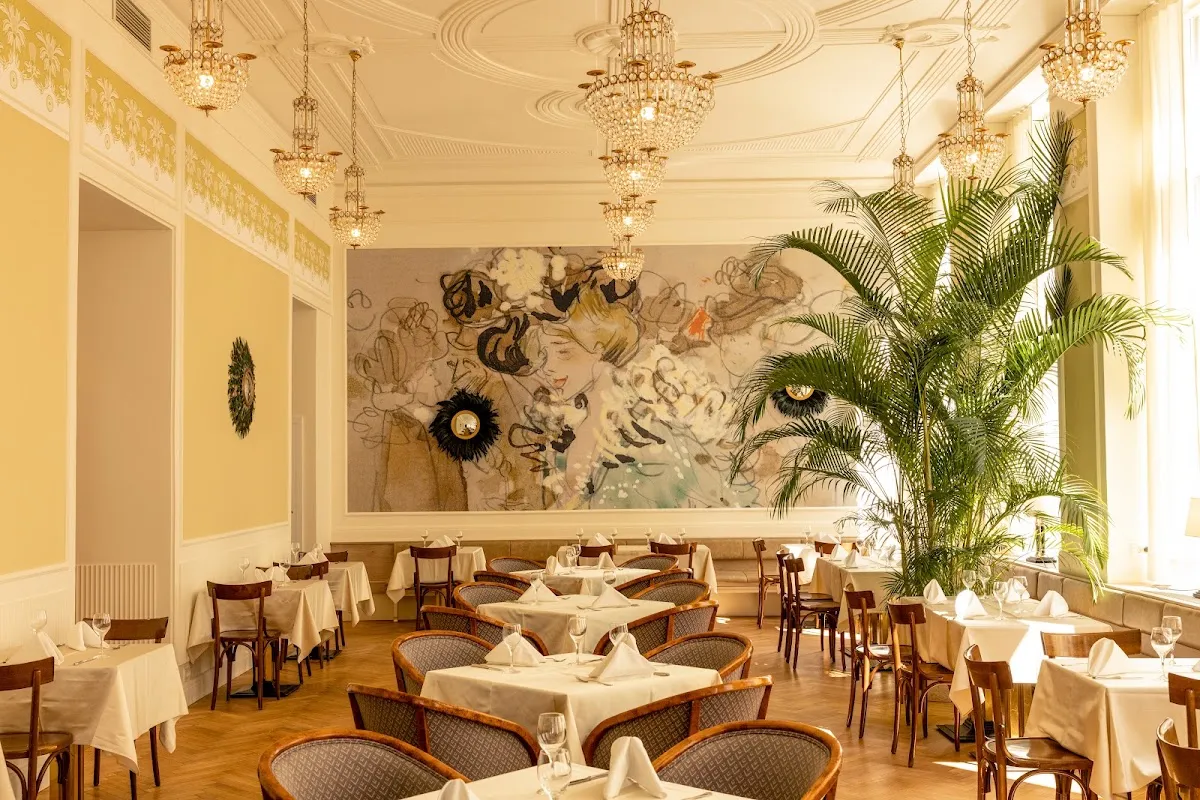 BookNoFees: Café – Kavarna Union – Ljubljana – Café Union, fotografia 1
