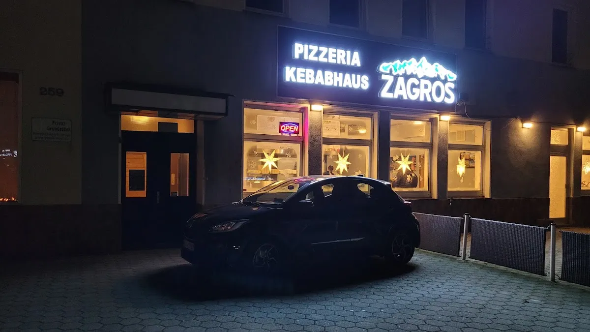 BookNoFees: Cafetaria – Zagros Pizzeria & Kebabhaus – Hemer – Pizzaria e Kebabaria Zagros, fotografia 1