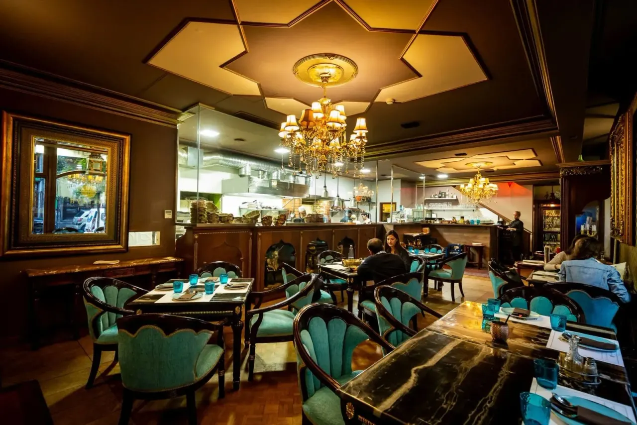 BookNoFees: Restaurante – Byblos – Budapest – Byblos, fotografia 1