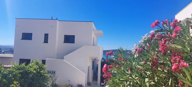 BookNoFees: Alojamento familiar tranquilo com vista para o mar – Kaštel Sućurac, Split