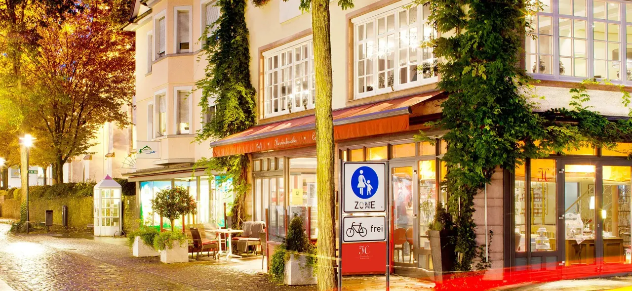 BookNoFees: Café – Café & Konditorei Harnischmacher – Attendorn – Café e Pastelaria Harnischmacher, fotografia 1