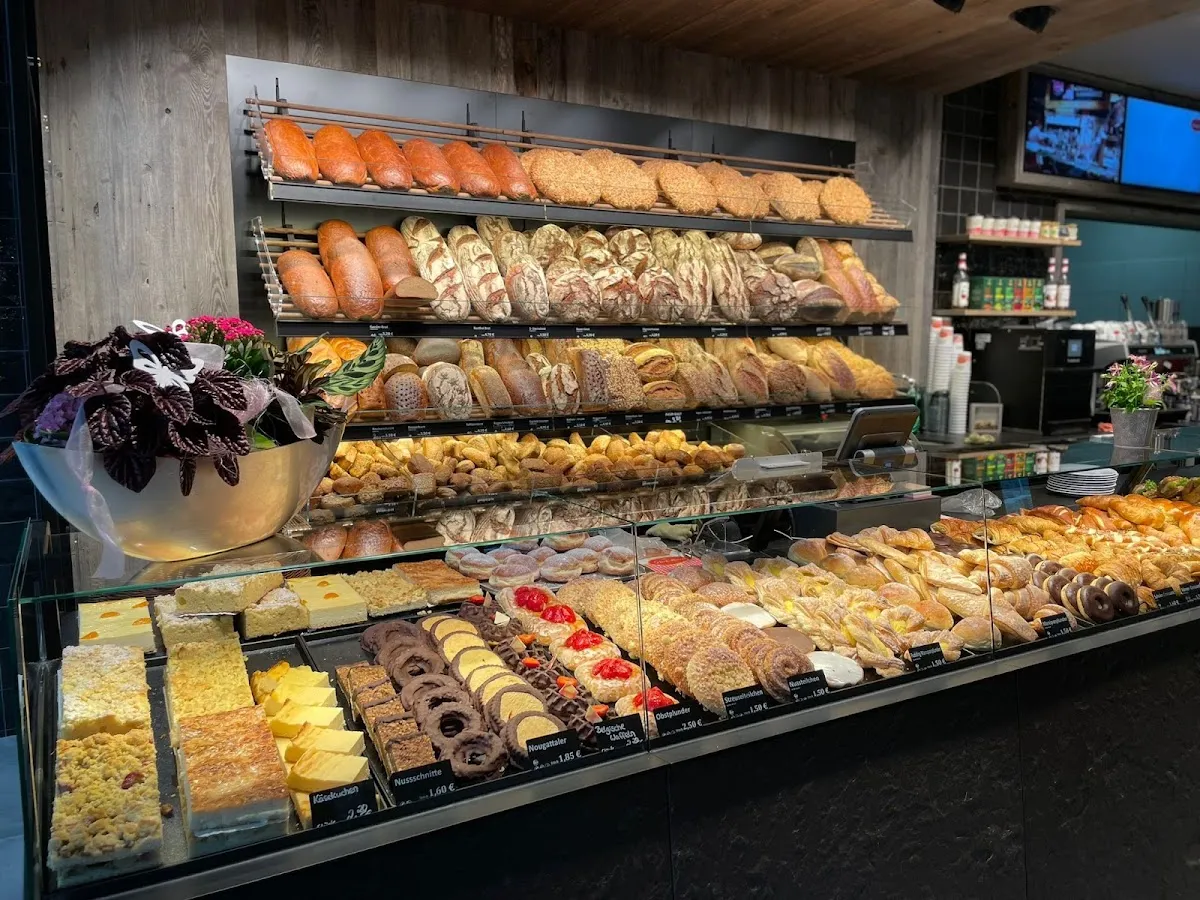 BookNoFees: Restaurante – Bäckerei Birkelbach – Bad Berleburg – Padaria Birkelbach, fotografia 1