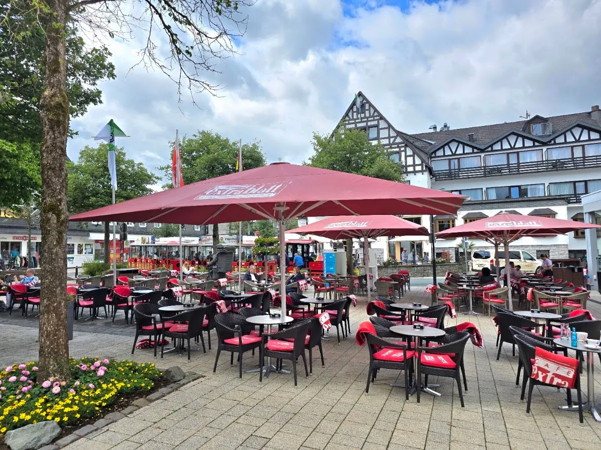 BookNoFees: Restaurante – Cafe Extrablatt Winterberg – Winterberg – Café Extrablatt Winterberg, fotografia 1