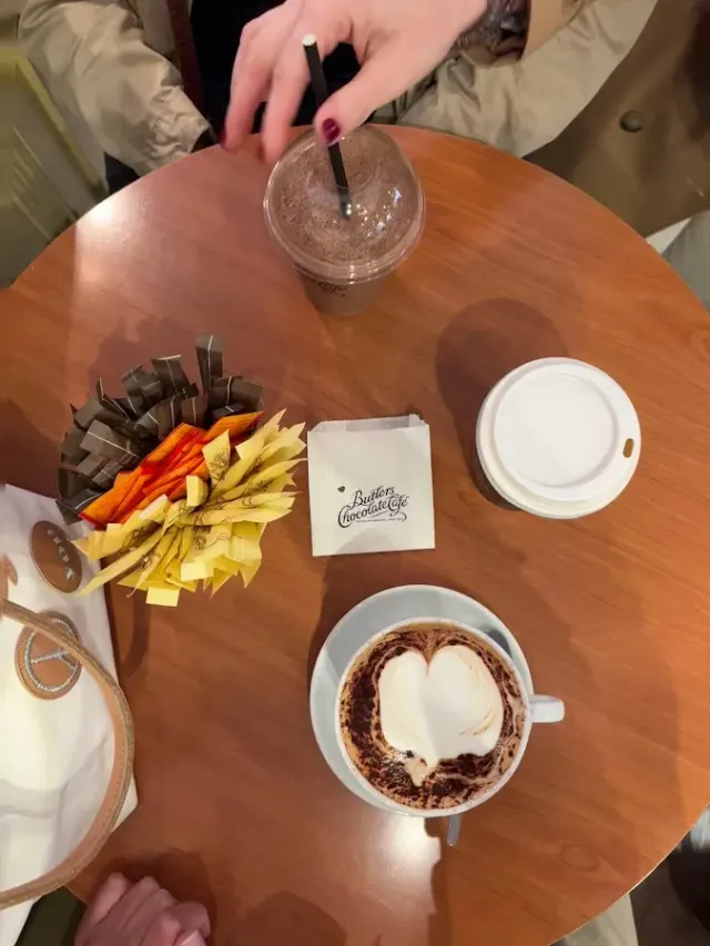 BookNoFees: Café – Butlers Chocolate Café – Dublin – Butlers Chocolate Café, fotografia 3