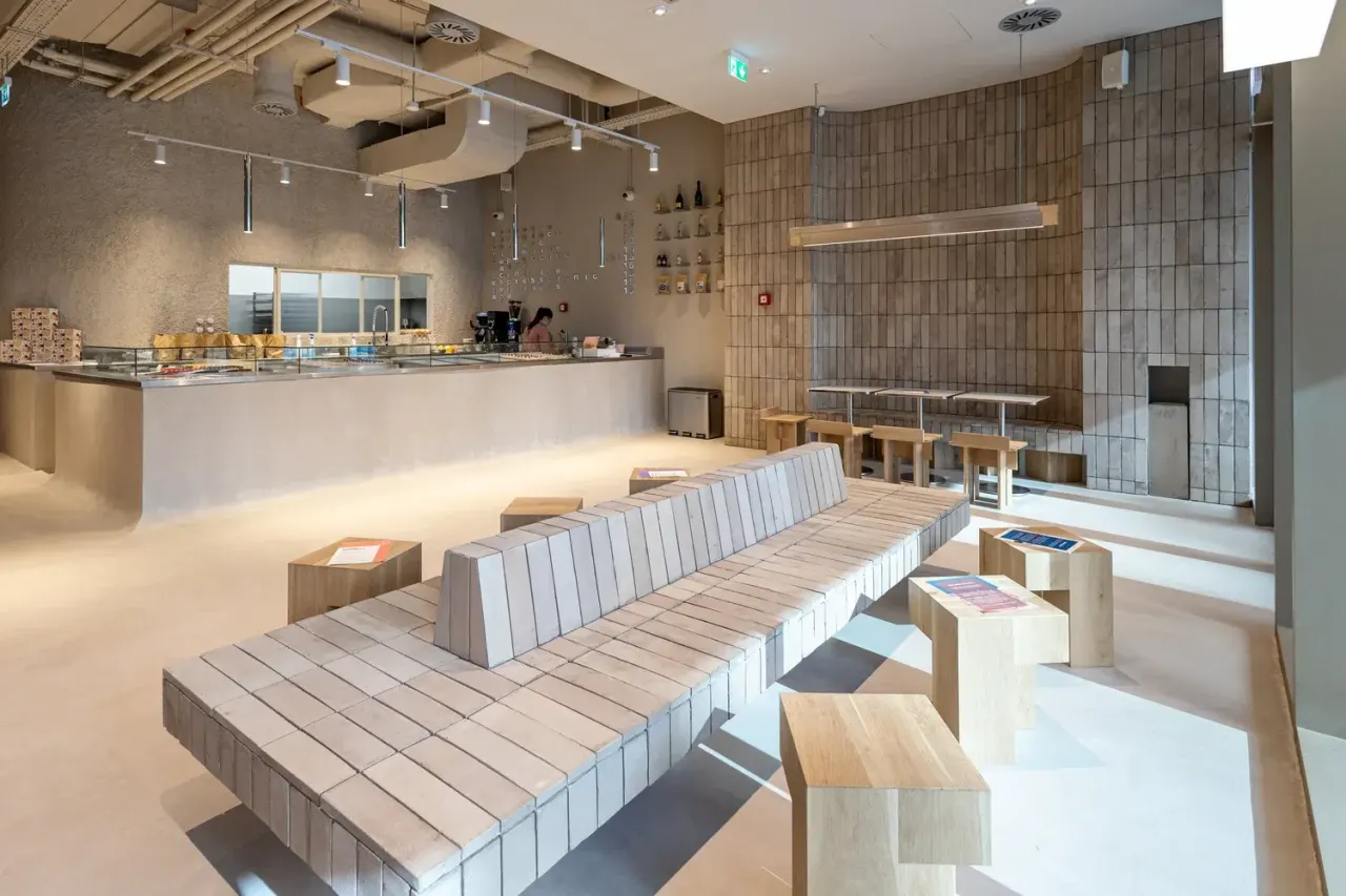 BookNoFees: Cafetaria – Berliner – Bucharest – berlinense, fotografia 1