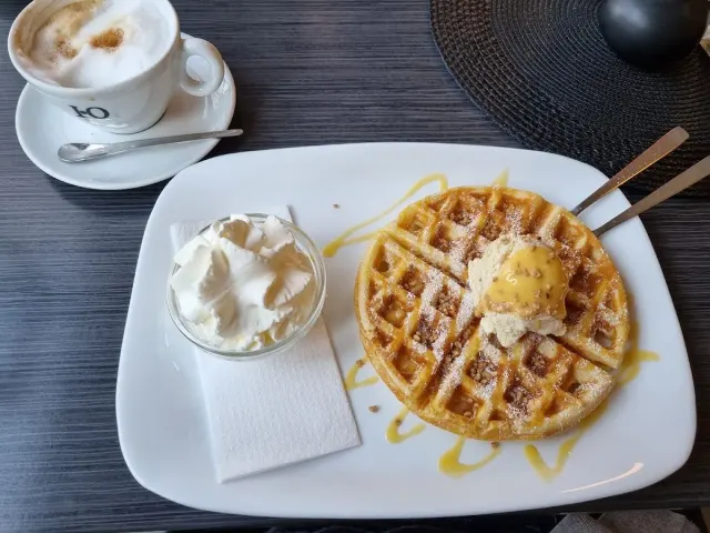 BookNoFees: Restaurante – Café & Bistro Am Brunnen – Fröndenberg – Café & Bistrô Am Brunnen, fotografia 3