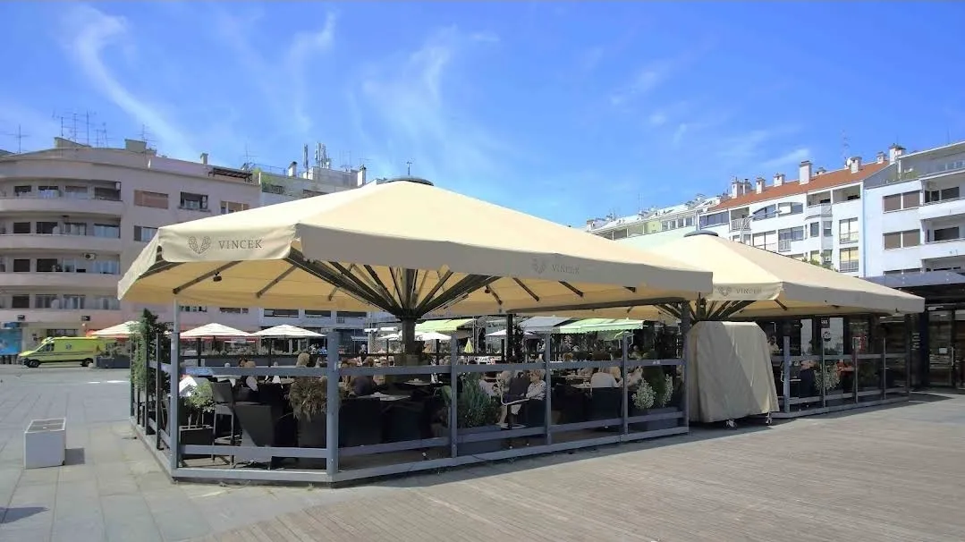 BookNoFees: Café – Slastičarnica Vincek – Zagreb – Pastelaria Vincek, fotografia 1