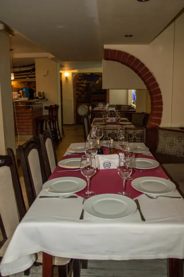 BookNoFees: Restaurante – Arcadia – Sofia – Arcadia, fotografia 3