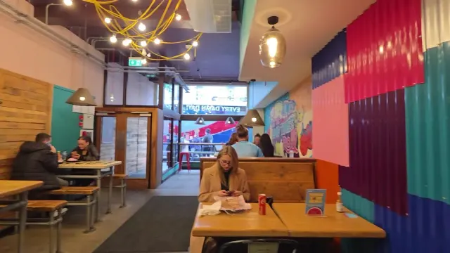 BookNoFees: Cafetaria – Boojum – Dublin – Boojum, fotografia 3