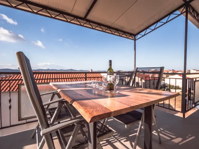 BookNoFees: A vista para o mar de Štefo – Zadar