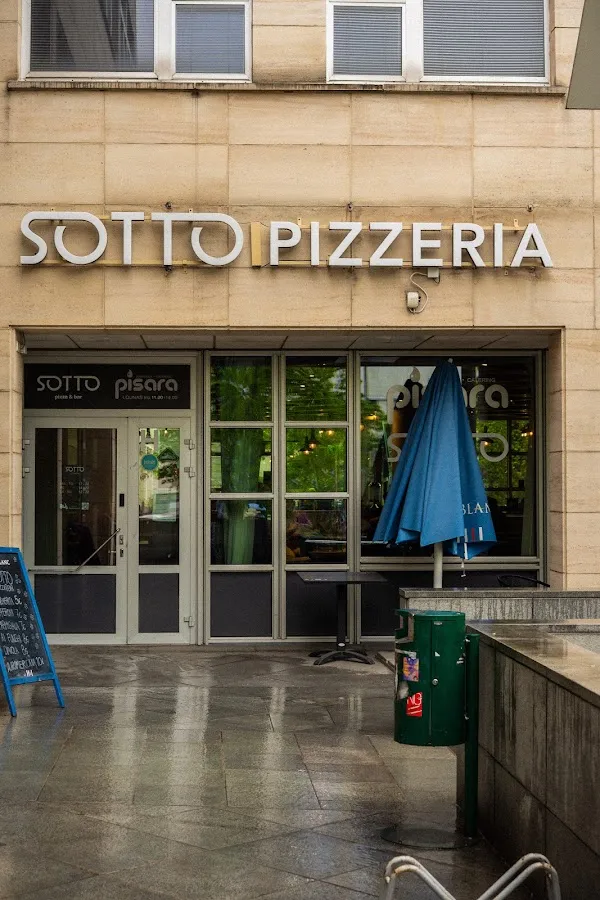 BookNoFees: Restaurante – Sotto Pizzeria Käpylä – Helsinki – Por baixo da Pizzaria Käpylä, fotografia 1