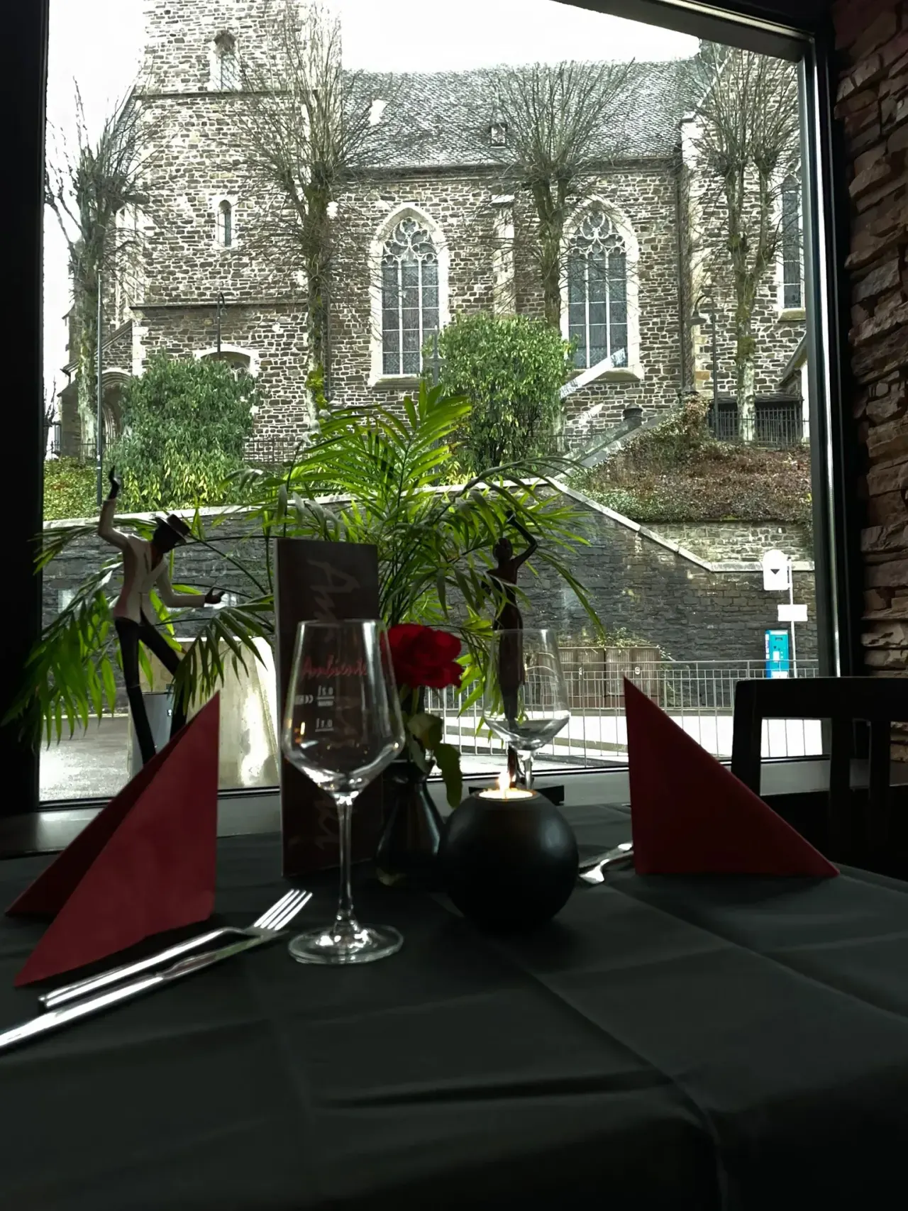 BookNoFees: Café – Ambiente Am Markt – Lennestadt – Ambiente no Mercado, fotografia 1