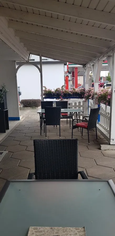 BookNoFees: Cafetaria – Hüttengrill – Geseke – Grelhador de cabana, fotografia 3