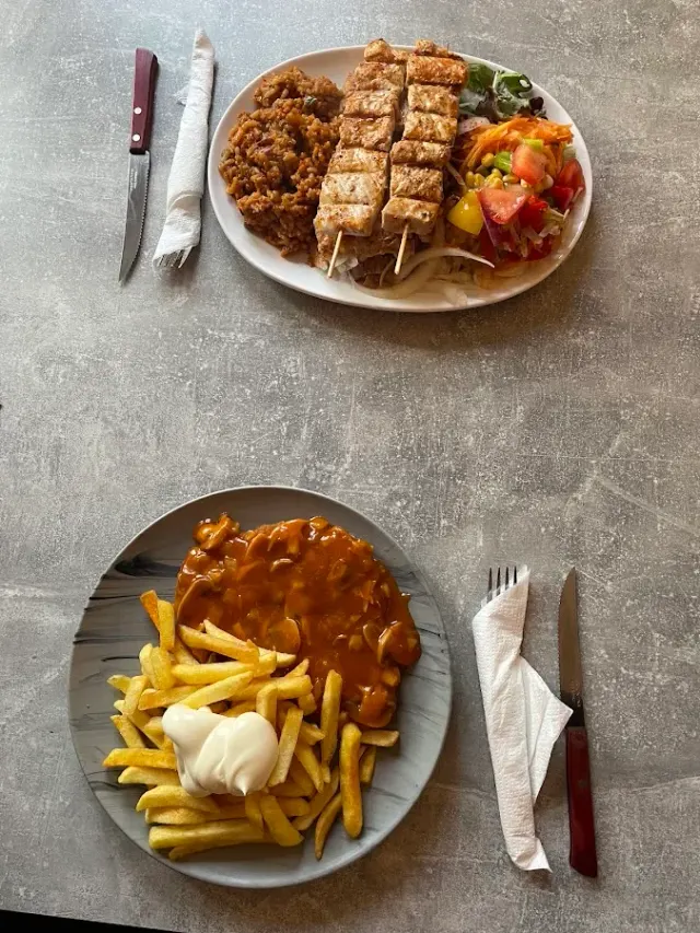 BookNoFees: Cafetaria – Hüttengrill – Geseke – Grelhador de cabana, fotografia 2