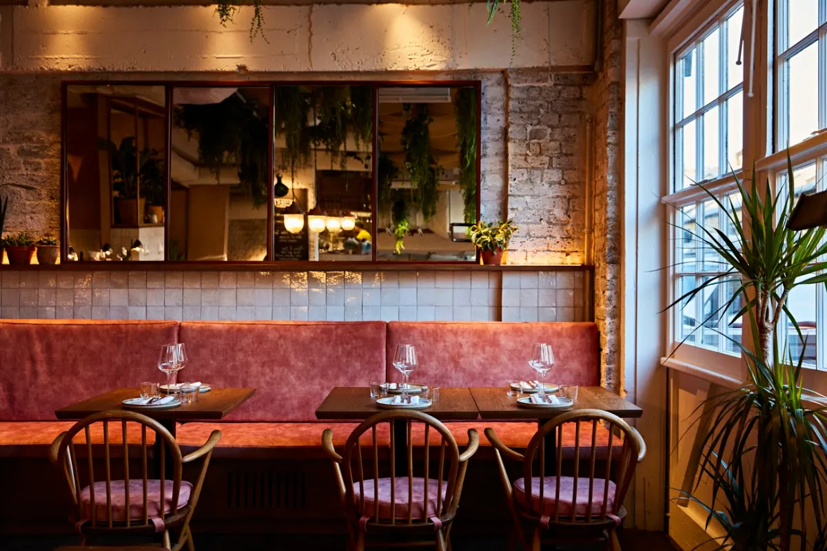 BookNoFees: Restaurante – Carmel – London – Carmel, fotografia 1