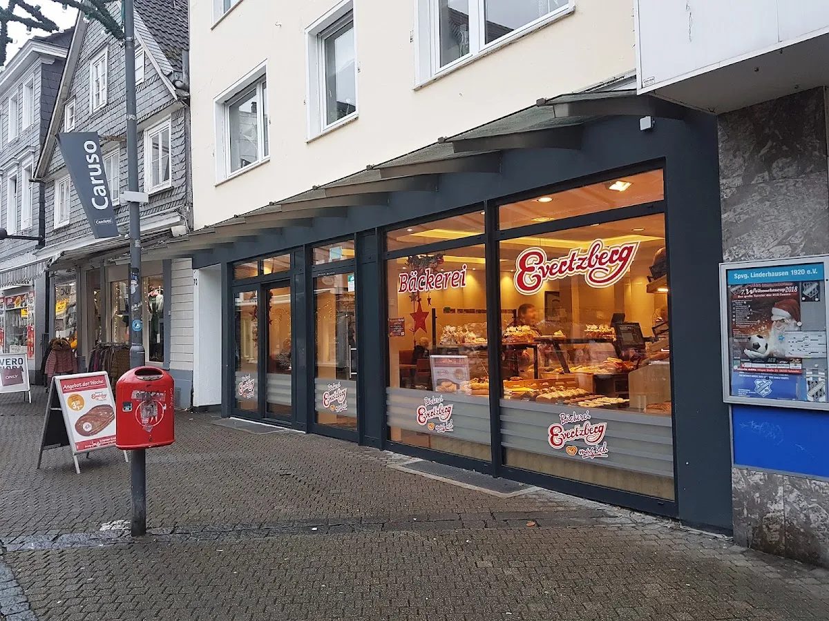 BookNoFees: Restaurante – Bäckerei Evertzberg – Schwelm – Padaria Evertzberg, fotografia 1