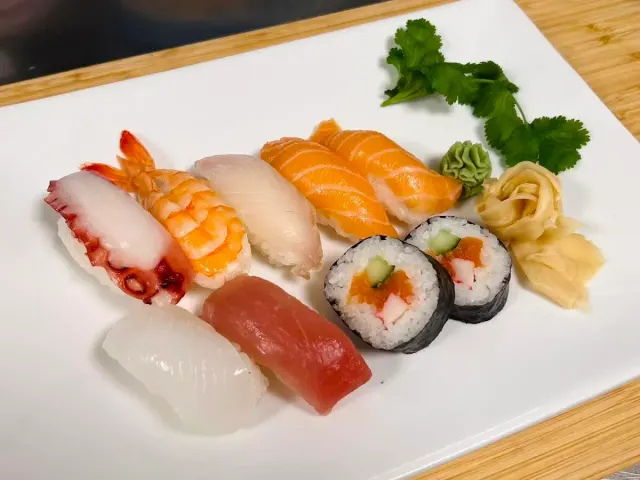 BookNoFees: Cafetaria – Asahi Sushi – Stockholm – Asahi Sushi, fotografia 2