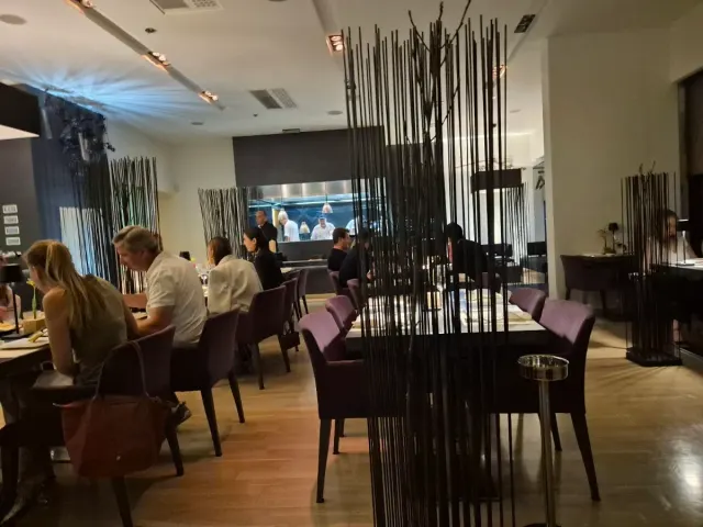BookNoFees: Restaurante – Tekka – Zagreb – Tekka, fotografia 3