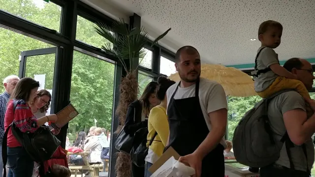 BookNoFees: Café – Brown And Green Life – London – Vida Castanha e Verde, fotografia 3