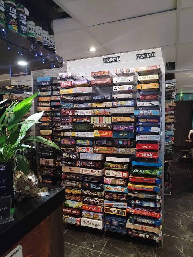 BookNoFees: Café – Café Boardgame – Helsinki – Café Boardgame, fotografia 1