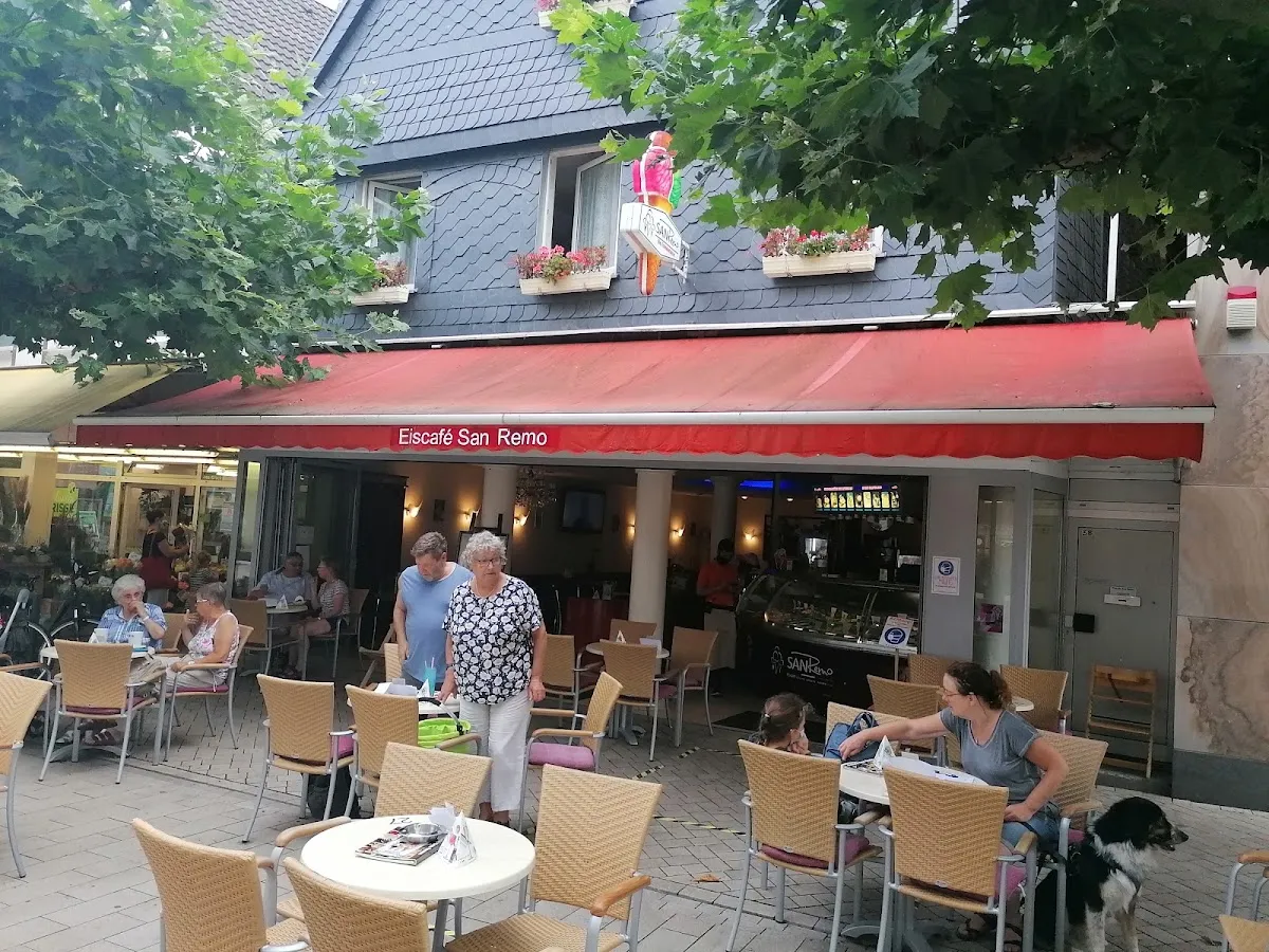 BookNoFees: Gelado – Eiscafé Dolomiti – Menden – Eiscafé Dolomiti, fotografia 1