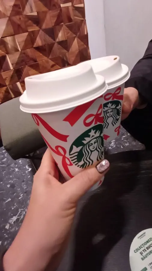 BookNoFees: Restaurante – Starbucks – Bucharest – Starbucks, fotografia 3