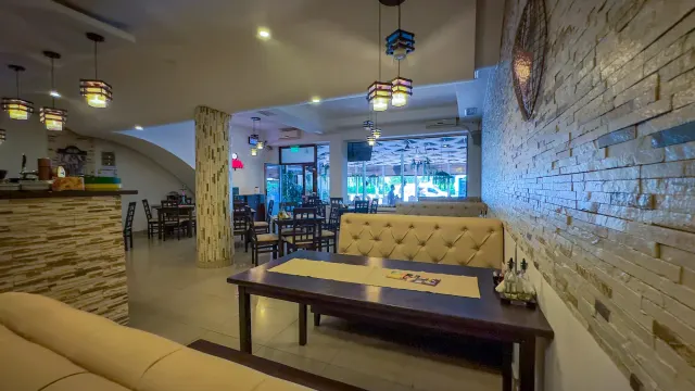 BookNoFees: Restaurante – Restaurant The Globe – Bucharest – Restaurante The Globe, fotografia 2