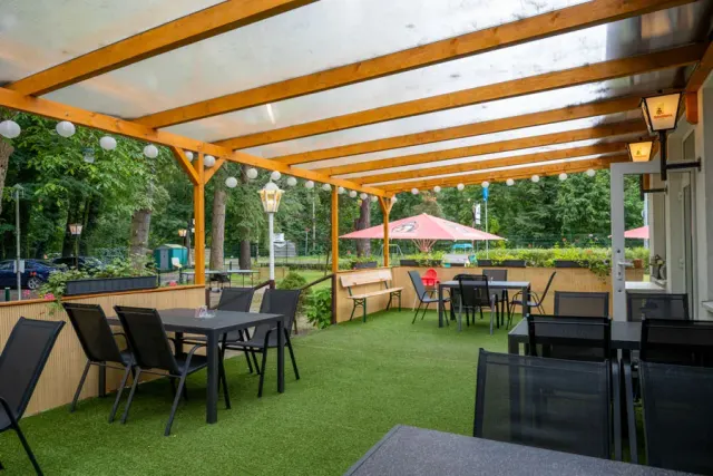 BookNoFees: Restaurante – Knusperhäuschen – Berlin – Casinha de biscoito crocante, fotografia 3
