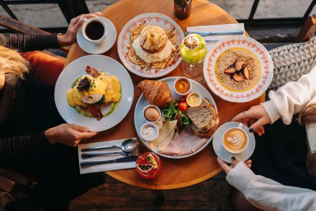 BookNoFees: Café – Kavárna co hledá jméno – Prague – Um café à procura de um nome, fotografia 2