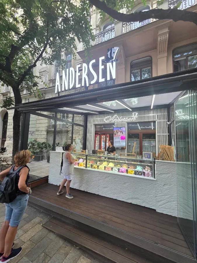 BookNoFees: Gelado – Andersen Ice Cream – Bratislava – Gelados Andersen, fotografia 1