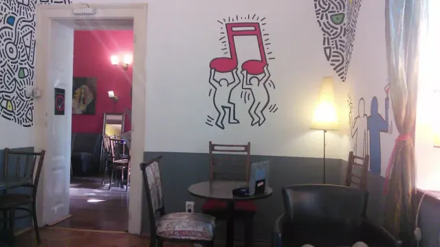 BookNoFees: Café – Caffe Galerija Priča – Belgrade – Café Galeria Priča, fotografia 3