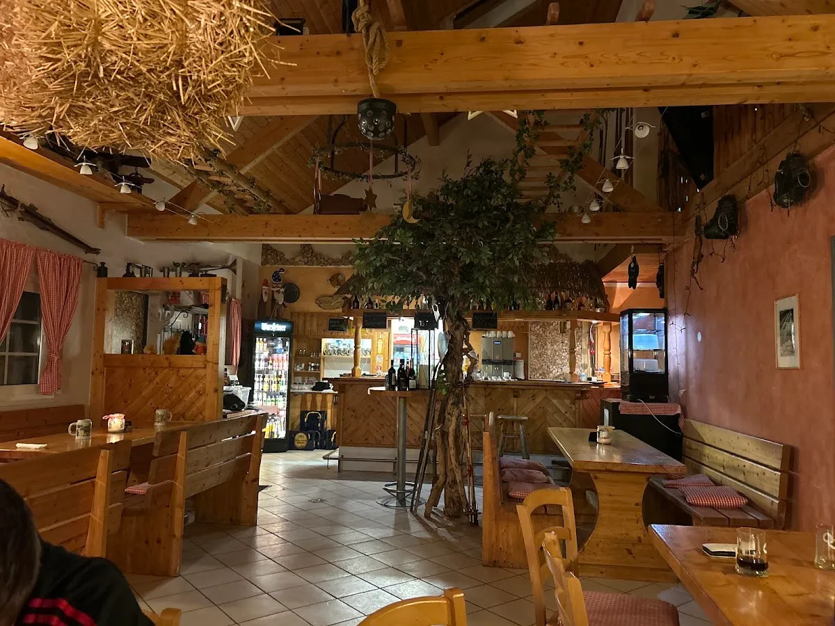 BookNoFees: Restaurante – Schloßberg-Alm – Medebach – Alm do Schloßberg, fotografia 1