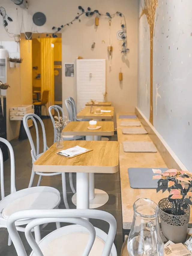 BookNoFees: Café – Café Prana – Berlin – Café Prana, fotografia 1