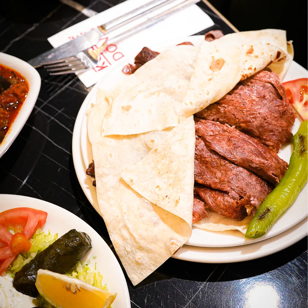 BookNoFees: Restaurante – Közde Döner – Vienna – Döner Assado na Brasa, fotografia 1