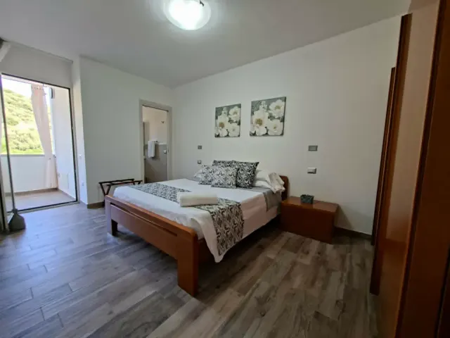 BookNoFees: Apartamento tranquilo no centro, com varanda e vista para a montanha – VILLASIMIUS