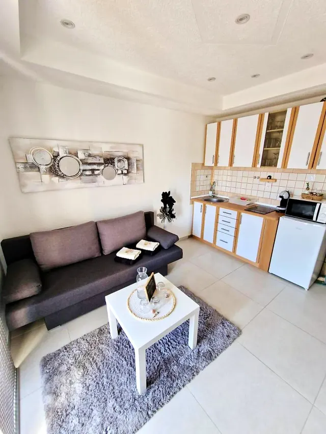 BookNoFees: Apartamento de férias tranquilo com varanda e vista para o mar – Vir