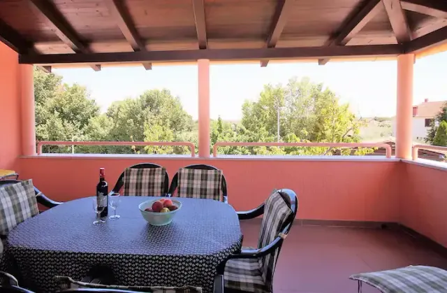 BookNoFees: Tranquilidade e descanso num espaço de 110 m², perto da praia – Fažana Valbandon
