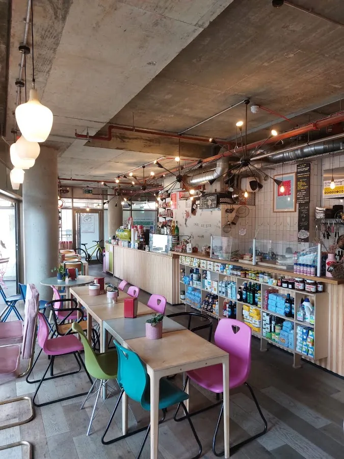 BookNoFees: Café – 21 Sid Tarot & Coffee – London – 21 Sid Tarot & Café, fotografia 1