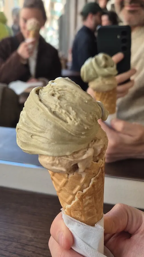 BookNoFees: Gelado – Aryam – Stockholm – Levanta-te, fotografia 3