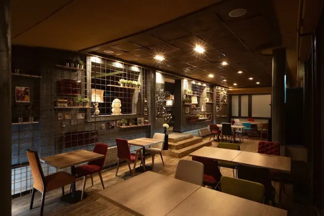 BookNoFees: Restaurante – Foodium – Zagreb – Foodium, fotografia 2