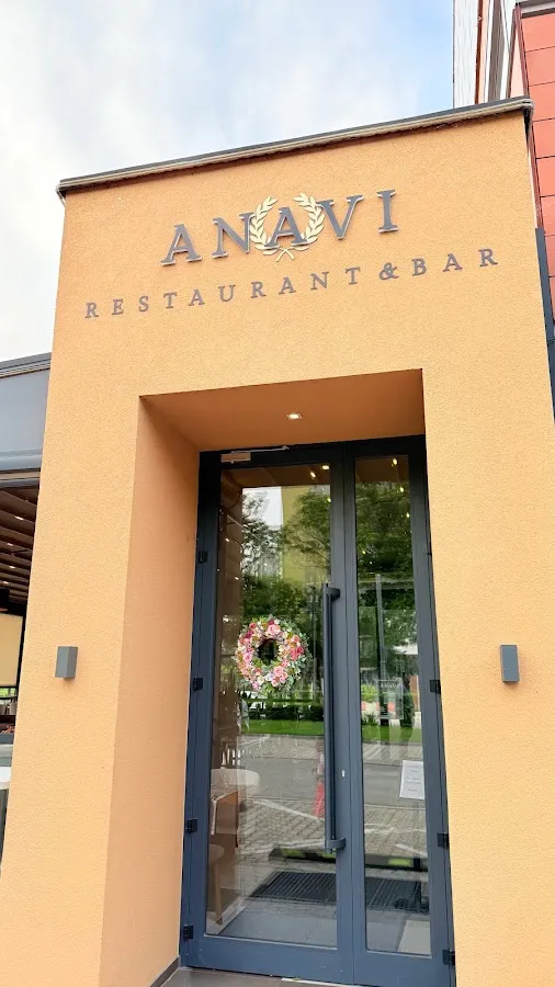 BookNoFees: Restaurante – Anavi – Bratislava – Aquele ali, fotografia 1