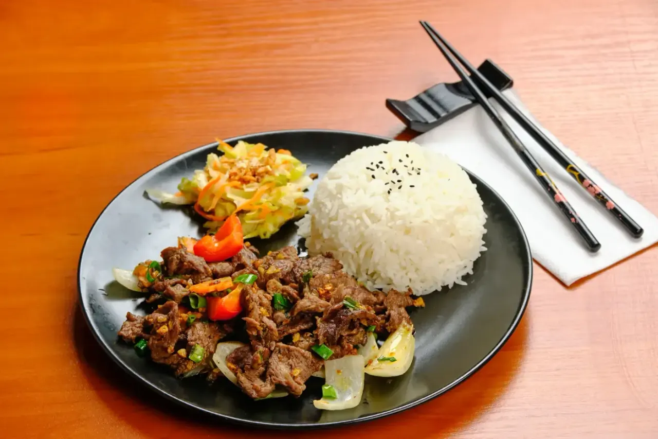 BookNoFees: Restaurante – Dang Muoi – Budapest – Os idosos, fotografia 1