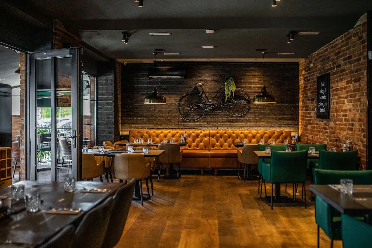 BookNoFees: Restaurante – Batak – Zagreb – Estúpido, fotografia 1