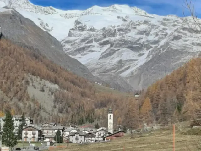 BookNoFees: Casa acolhedora com lareira e vista para a montanha – Gressoney-La-Trinité