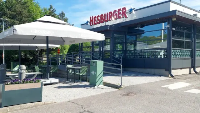 BookNoFees: Cafetaria – Hesburger – Helsinki – Hesburger, fotografia 2