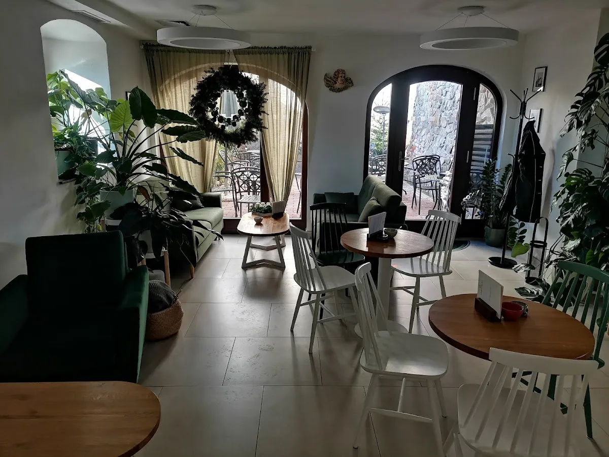 BookNoFees: Café – Martineum café – Bratislava – Café Martineum, fotografia 1
